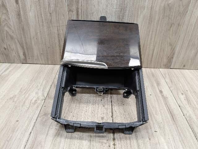OEM BMW F90 G30 G32 530 540 M550 M5 Center Console Storage and Cupholder W/ USB