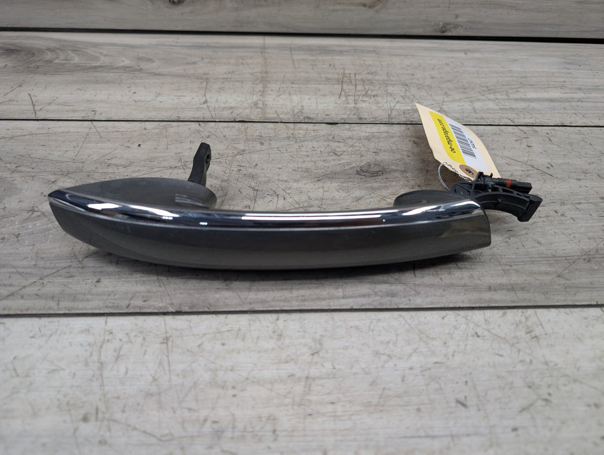 2016-2022 BMW 750i G12 Front or Rear Right Passenger Exterior Door Handle w/ Comfort Access 7413564 OEM