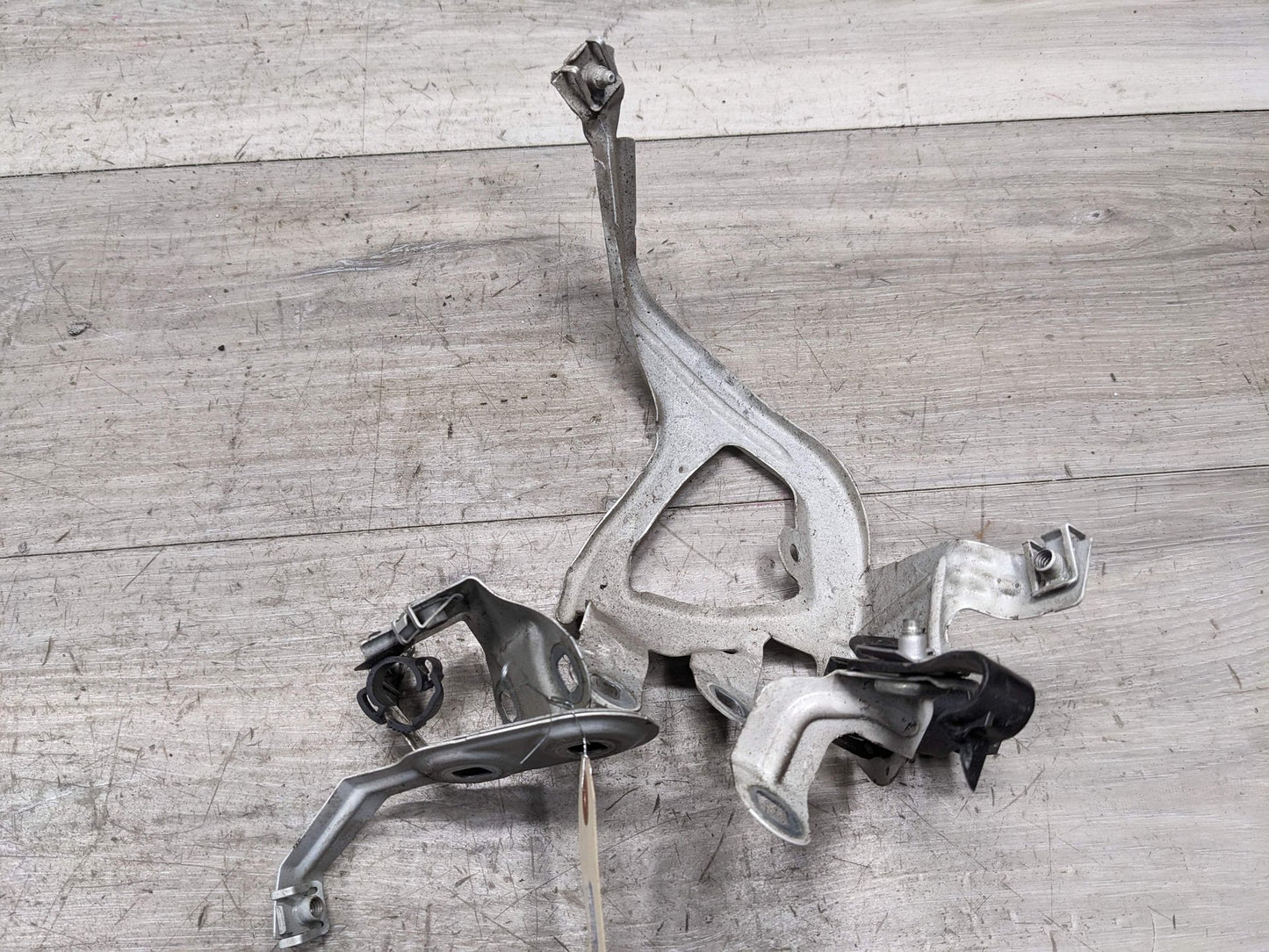 2013 BMW 535xi F10 Front Left Driver Fender Brackets SET 41357207209 11-16 OEM BMW F10 528 535 550 Front Right Side Fender Bracket Wing Holder SET