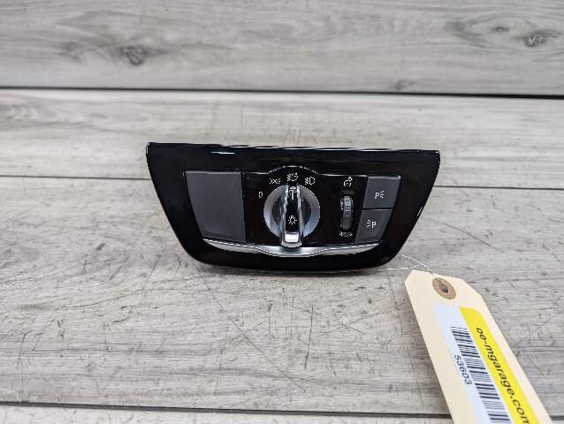 OEM BMW F90 G30 G32 530 540 M550 M5 Headlight Switch Control Panel Light Module
