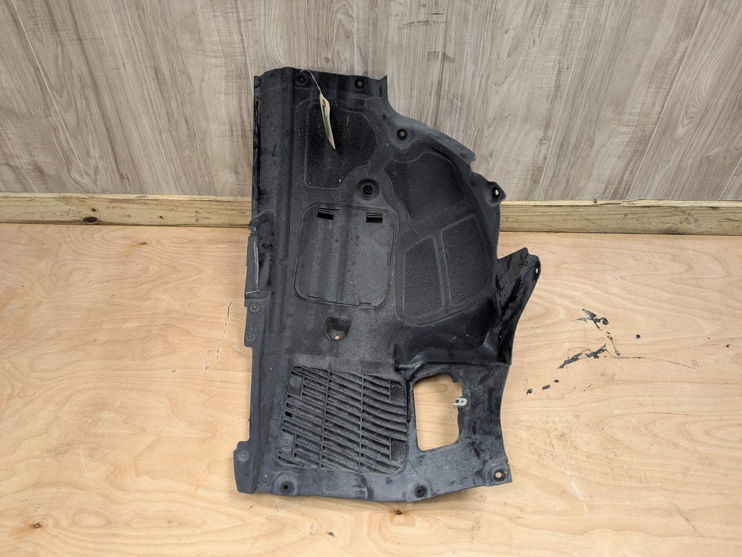16-19 OEM BMW G11 G12 740 750 Front Left Driver Fender Liner Wheel Splash Shield