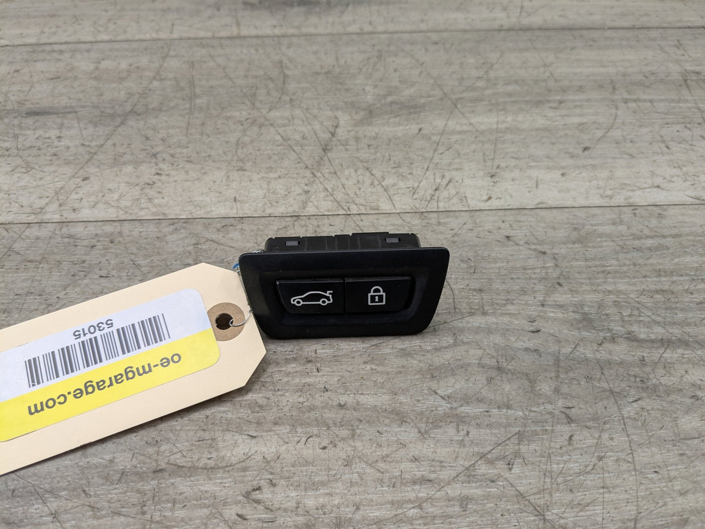 OEM BMW F02 F10 F15 F48 F90 G01 G20 G30 G80 X3 Rear Trunk Lid Center Lock Switch