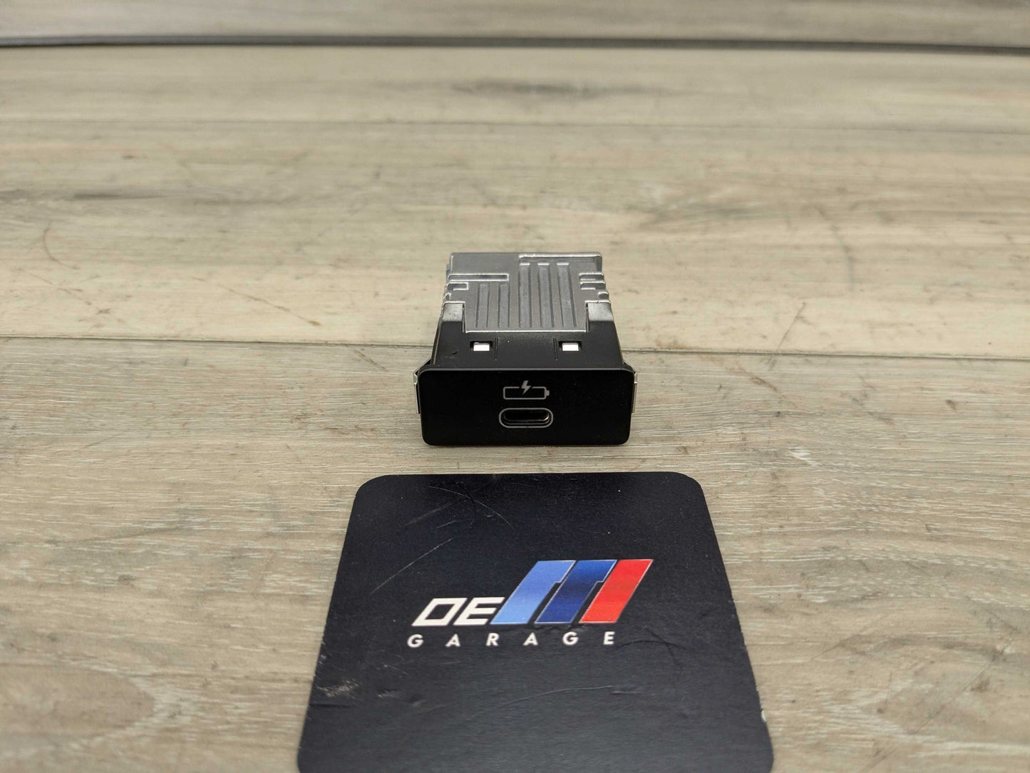 19-24 OEM BMW G20 G30 G05 G06 G07 G29 USB-C Socket Single Port