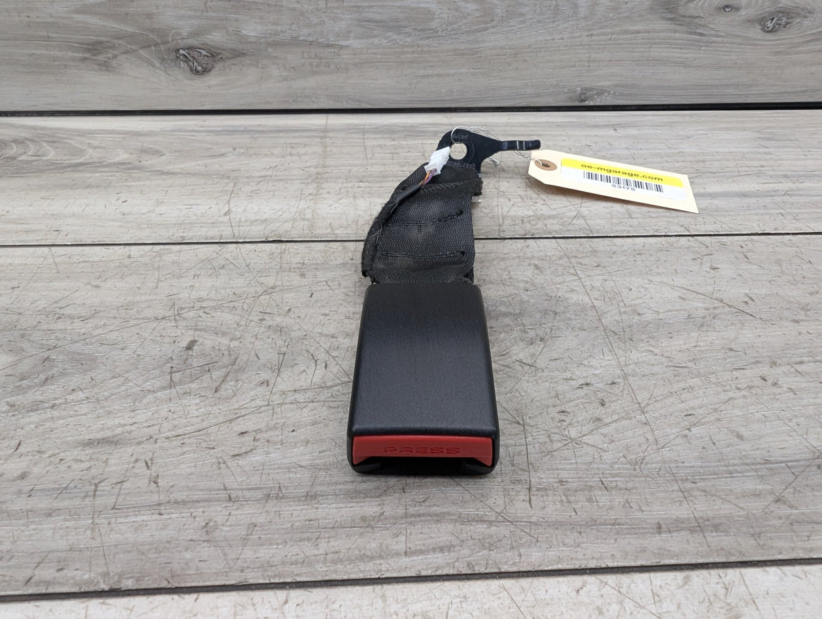 2017-2023 BMW M550i G30 Rear Middle Center Seatbelt Seat Belt Buckle 7412785 OEM BMW F90 M5 G30 530 540 M550 Rear Center Middle Seatbelt Seat Belt Buckle OEM