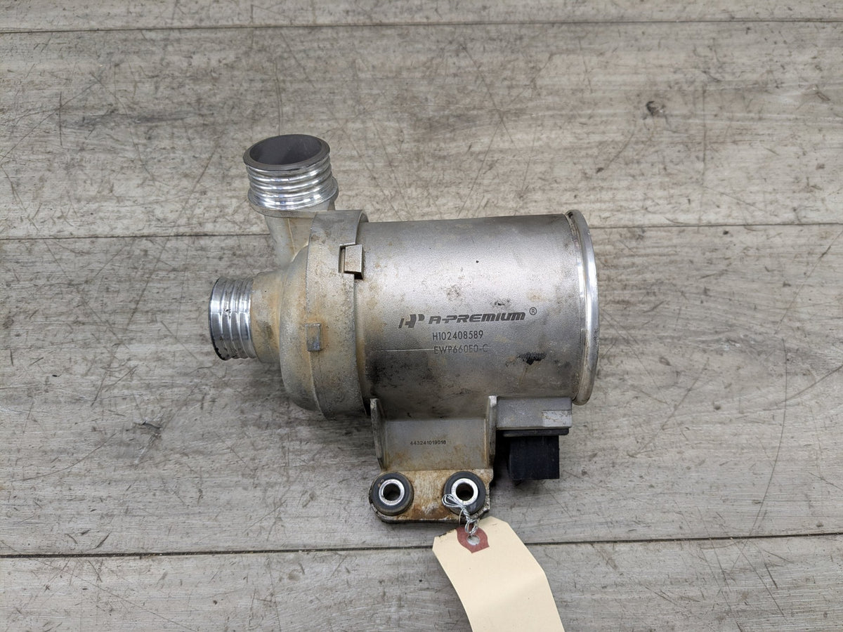 2014 BMW 435i F32 Auxilary Water Coolant Pump 8635090 AFT BMW F10 F15 F22 F25 F30 F32 Engine N55 Auxiliary Electric Water Pump Cooling OEM