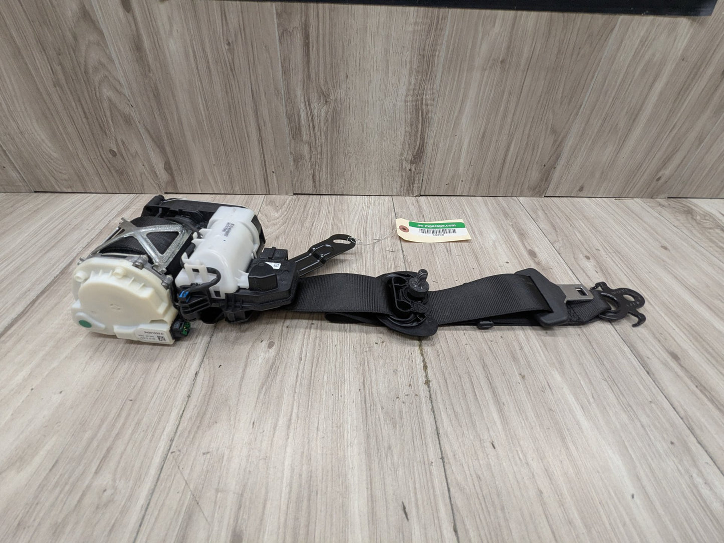 OEM BMW G11 G12 740 750 M760 Front Right Passenger Seat Belt Retractor Black