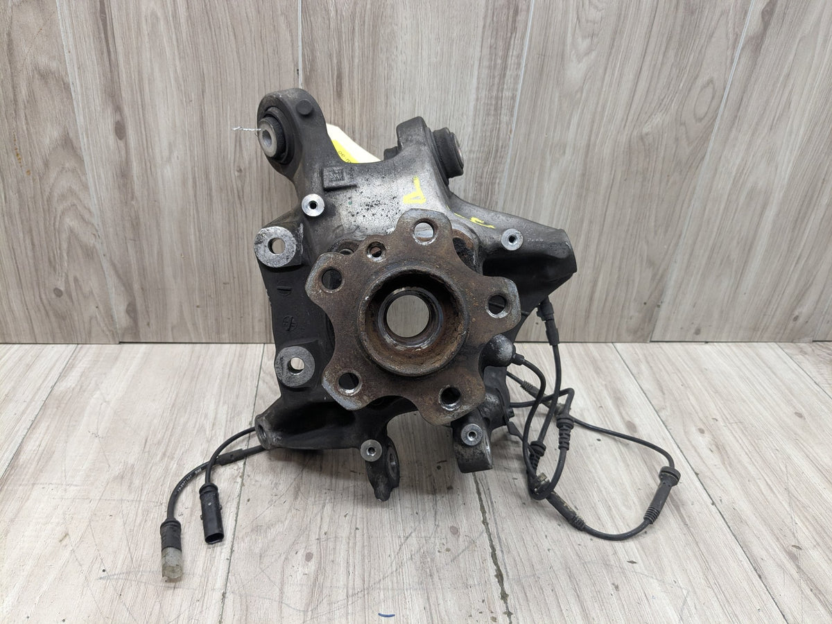 2017-2023 BMW M550i G30 Rear Right Passenger Spindle Knuckle w/ Bearing 6866338 17-23 OEM BMW G30 530 540 M5550 REAR Right Passenger Hub Knuckle Bearing Carrier OEM