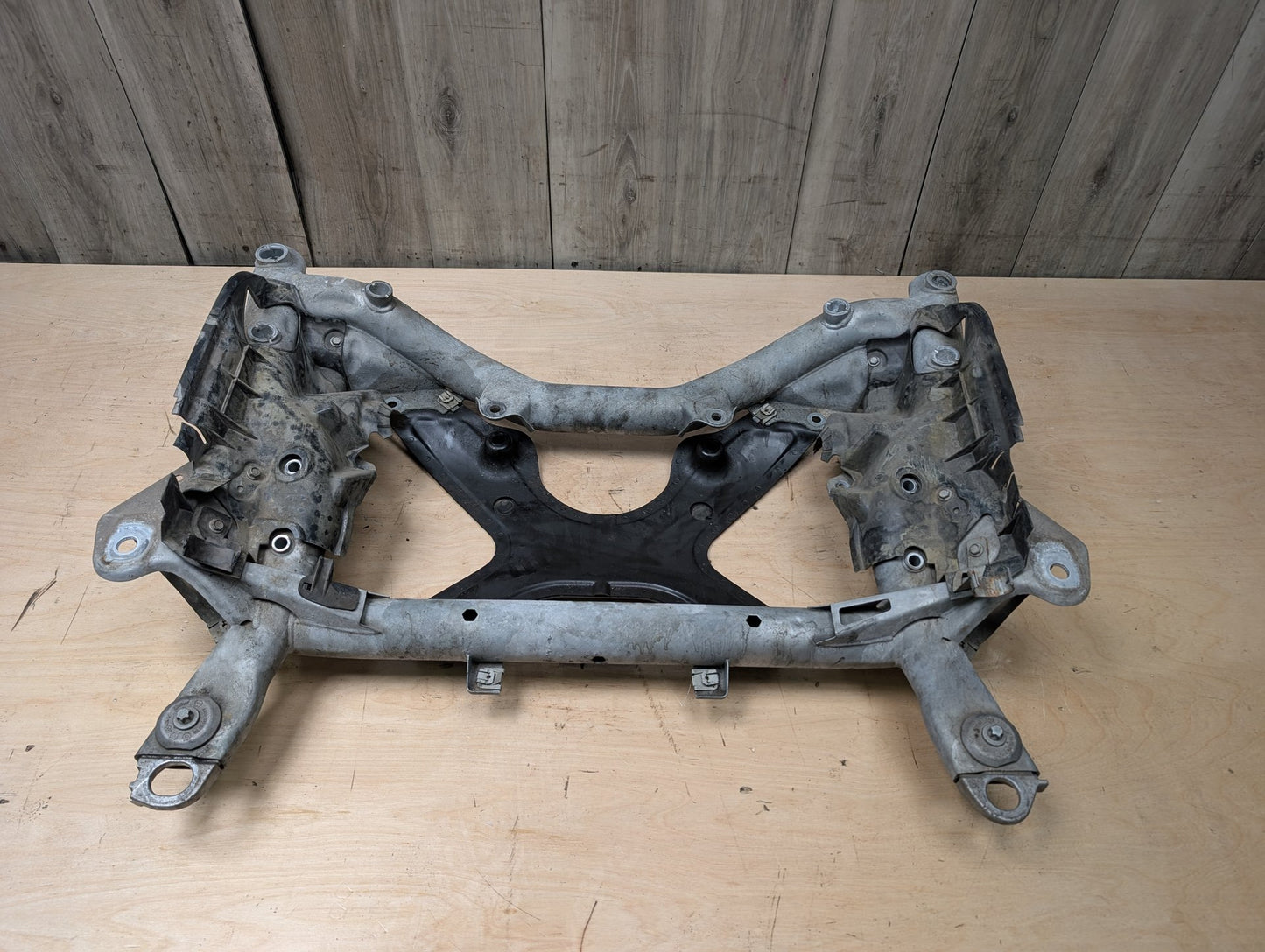 10-16 Mercedes A207 C207 W207 E350 E550 Front Subframe Engine Cradle Crossmember