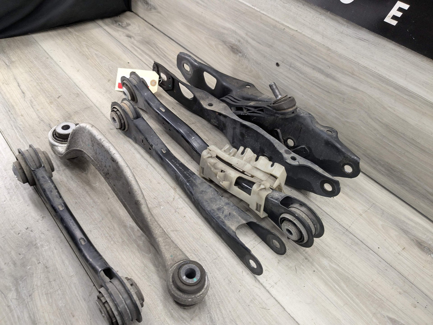 2019 BMW X5 G05 Rear Right Passenger Control Arms SET 6878022 19-25 OEM BMW G05 G06 G07 X5 X7 Rear Right Passenger Control Arm Wishbone SET