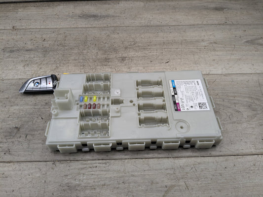 2017-2023 BMW M550i G30 Bdc Body Domain Fem Control Module w/ Key 8715804 OEM BMW F90 F97 G01 G05 G12 G20 G30 X3 BDC Body Domain Control Module Unit + Key OEM