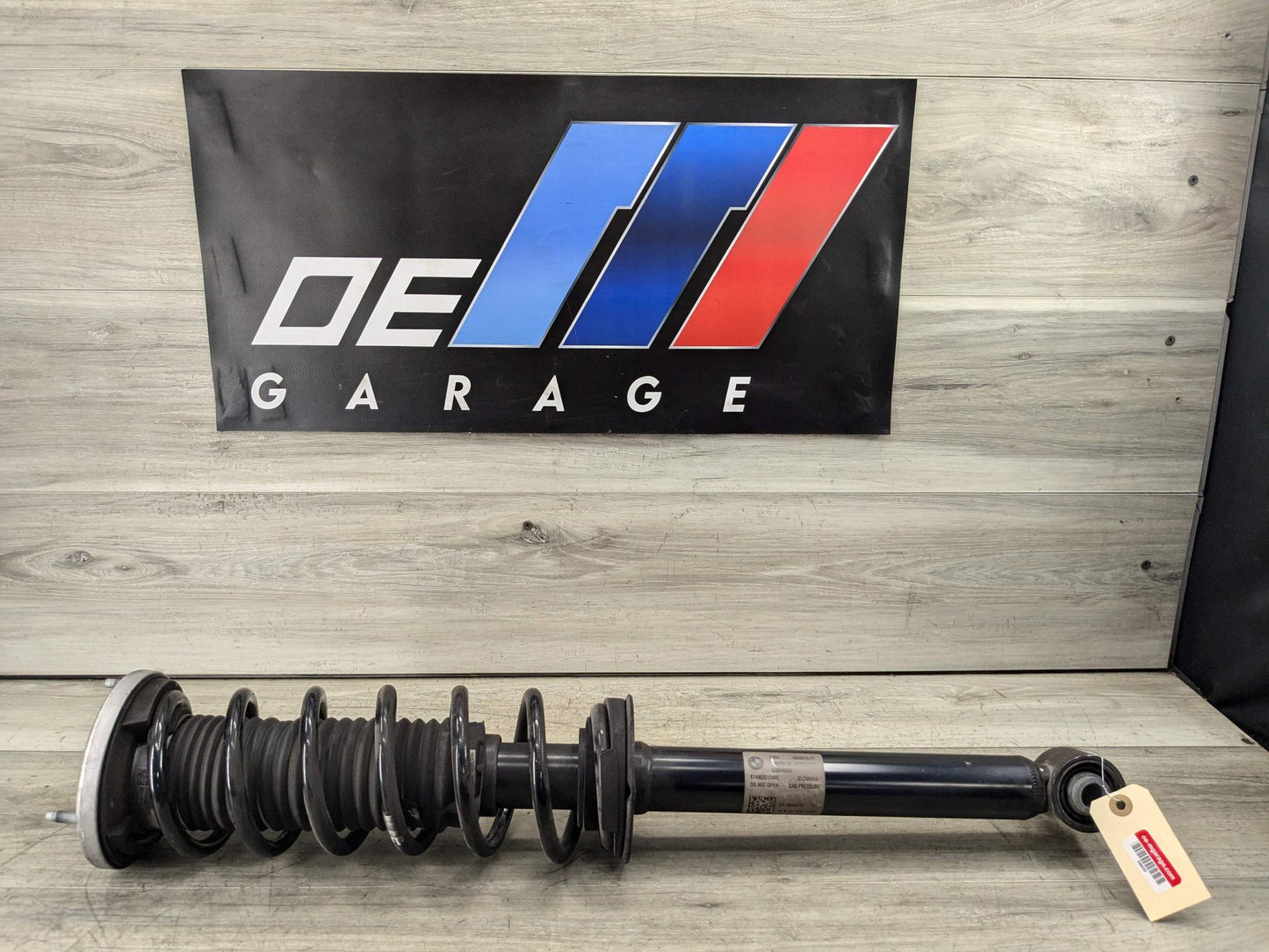 2021 BMW 540i G30 Rear Left or Right Spring Strut Shock Absorber 6896015 21-22 OEM BMW G30 540 REAR Left Right Side Strut Shock Absorber w/ Spring
