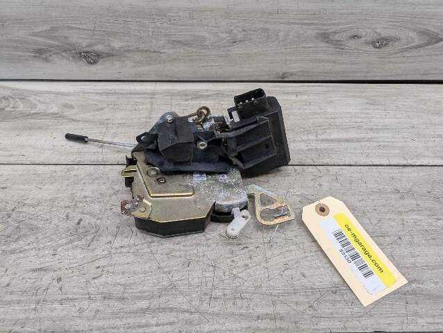 1996 - 2003 BMW Z3 E36 Front Right Passenger Door Latch Lock Actuator 8353012 M54B25O0