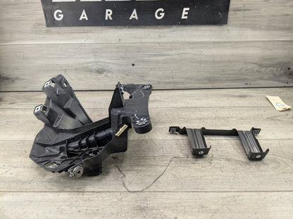 OEM BMW F15 F16 F85 F86 X5 X6 Front Left Driver Fender Mount Support Brackets
