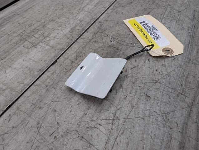 *11-13 OEM BMW F10 528 535 550 BASE Rear Bumper Cover Tow Eye Hook Cover White