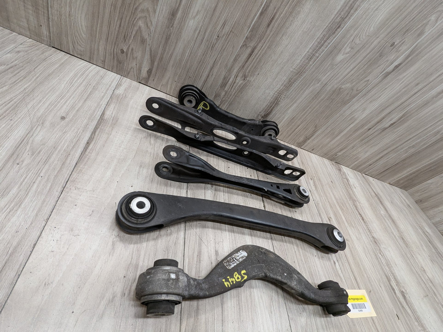2017-2023 BMW M550i G30 Rear Right Passenger Control Arms SET 6870536 OEM BMW G11 G12 G14 G15 G16 G30 Rear Right Passenger Upper Lower Control Arm SET