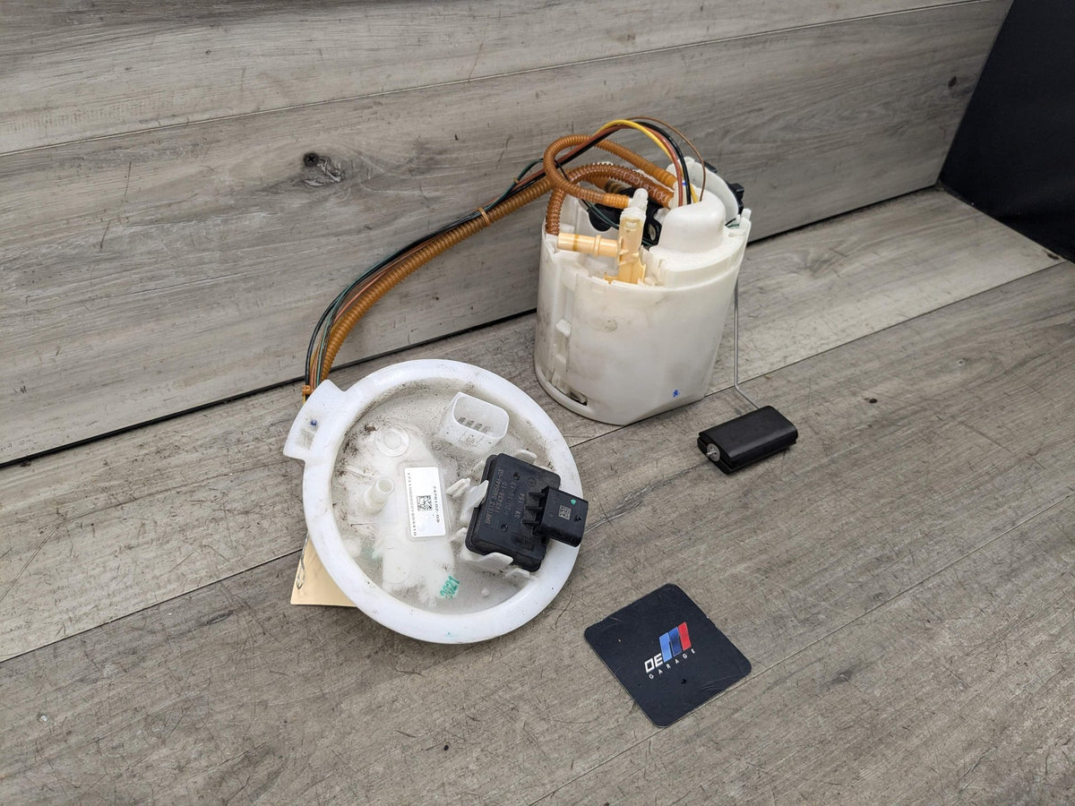 18-20 OEM BMW G30 M550iX Engine N63R Gas Tank Mount Fuel Pump w/ Sending Unit