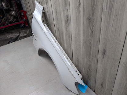 09-15 OEM BMW F01 F02 740 750 Front Right Passenger Side Fender Panel White 300 White ALPINWEISS III (300)