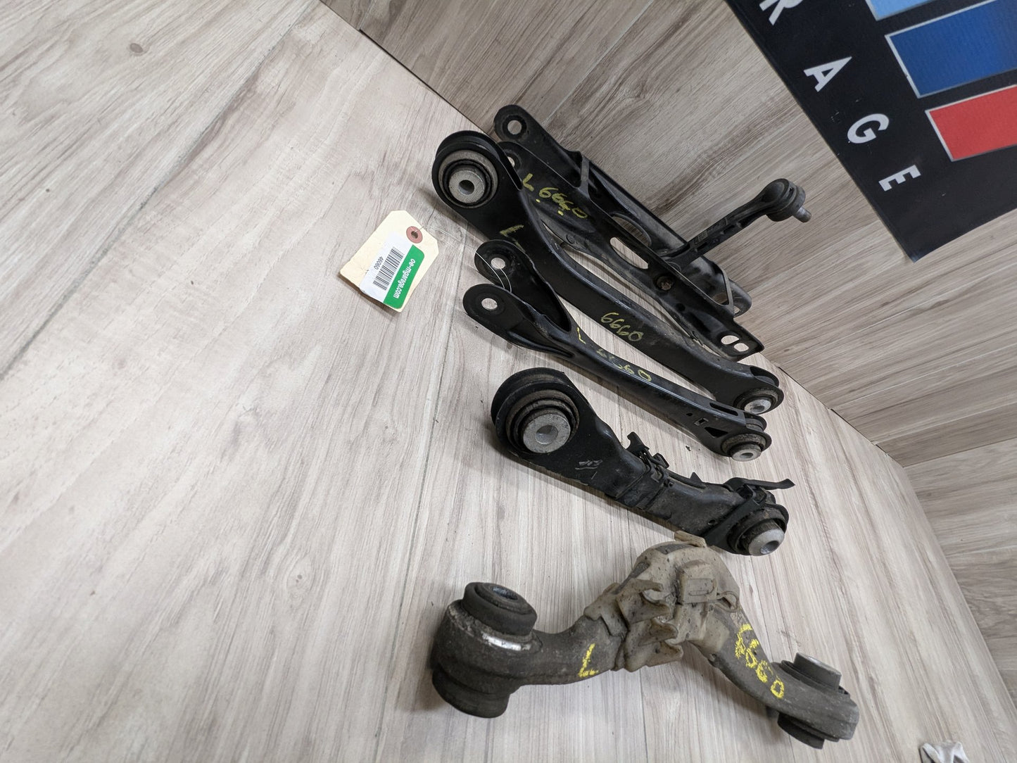 2018 BMW M550i G30 Rear Left Driver Control Arms SET 6861125 OEM BMW G11 G12 G14 G15 G16 G30 Rear Left Driver Upper Lower Control Arm SET