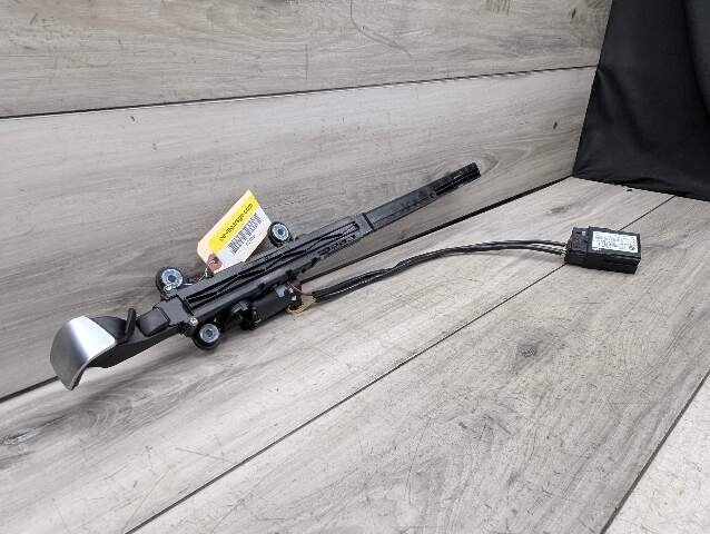 OEM BMW F32 F82 M4 Front Right Passenger Side Seat Belt Handover Extender Arm