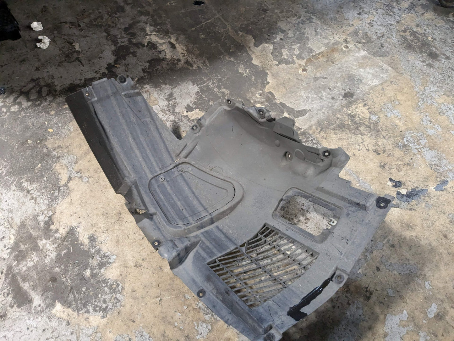 11-16 OEM BMW F10 528 535 550 Front Left Driver Fender Liner Wheel Splash Shield