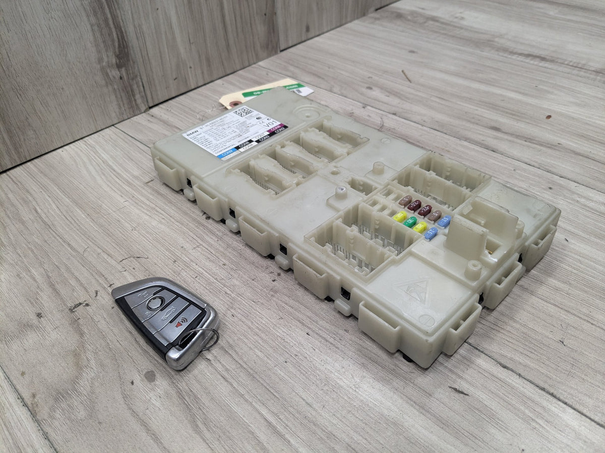 OEM BMW F90 F97 G01 G12 G30 BDC Body Domain Control Control Module Unit w/ Key