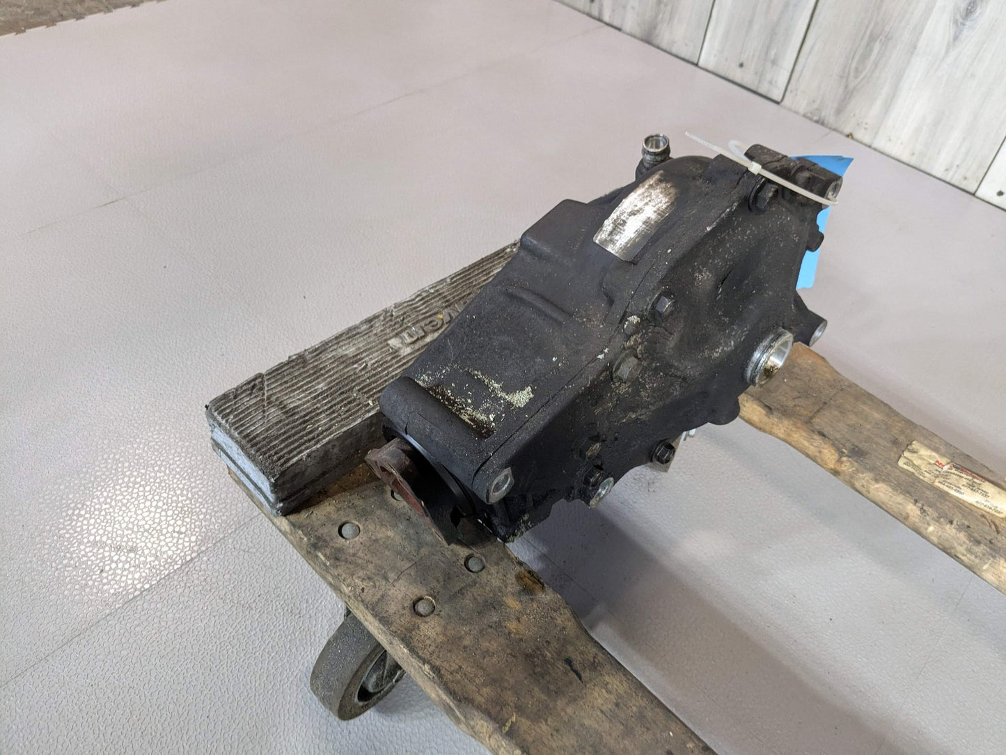 2010 BMW X5 E70 Front Axle Carrier Differential 7612956 07-14 OEM BMW E70 E71 X5 X6 Front Differential Axle Carrier Ratio 3.64