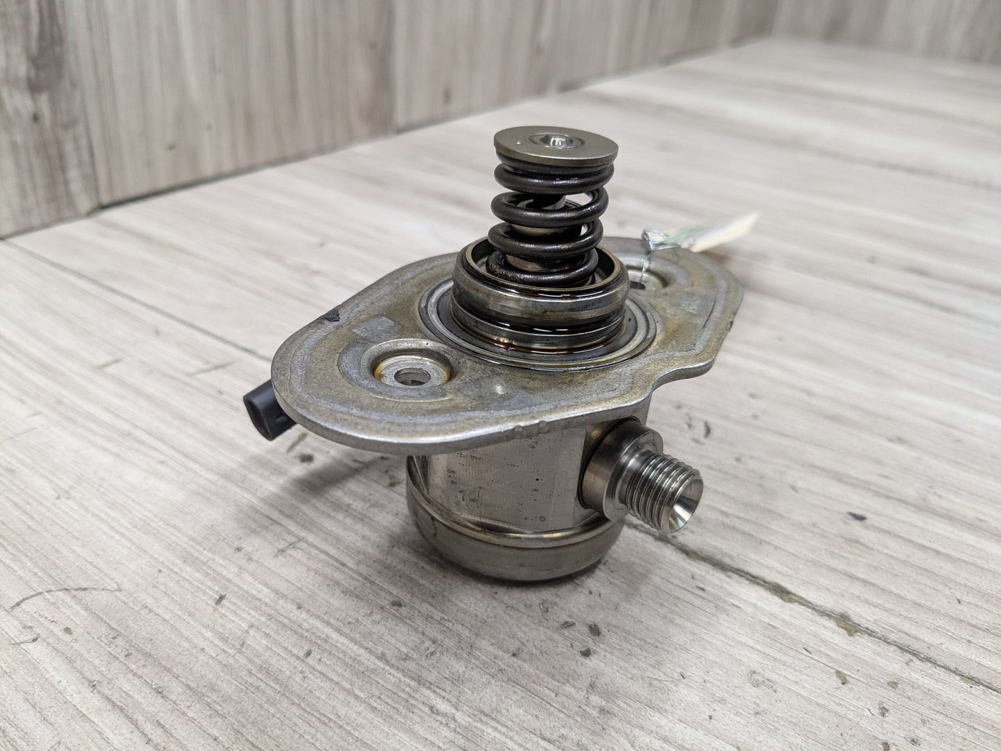 16-20 OEM BMW G11 G12 750 G30 M550 Engine N63R HPFP High Pressure Fuel Pump 5-8