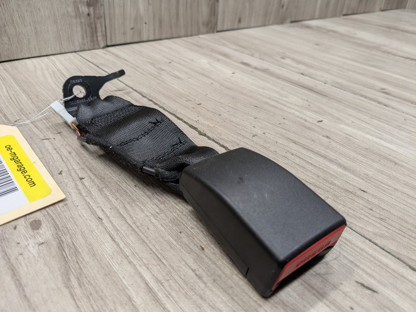 OEM BMW F90 M5 G30 530 540 M550 Rear Center Middle Seatbelt Seat Belt Buckle