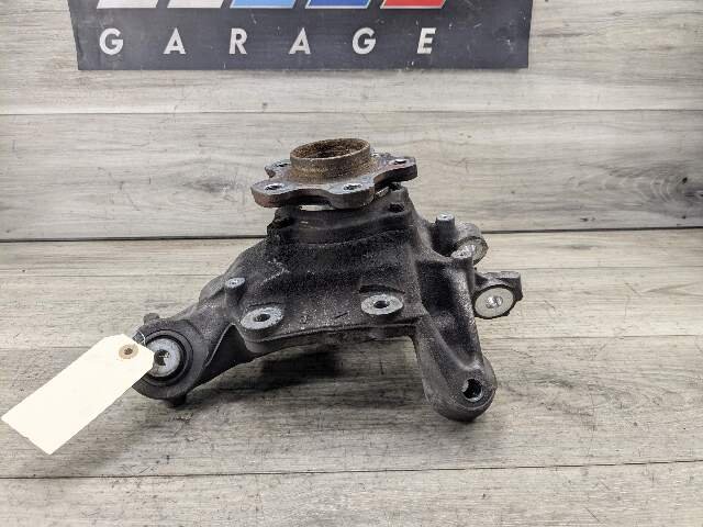 2017 - 2023 BMW M550i G30 Rear Right Passenger Spindle Knuckle w/ Bearing 6866338 N63B44O2