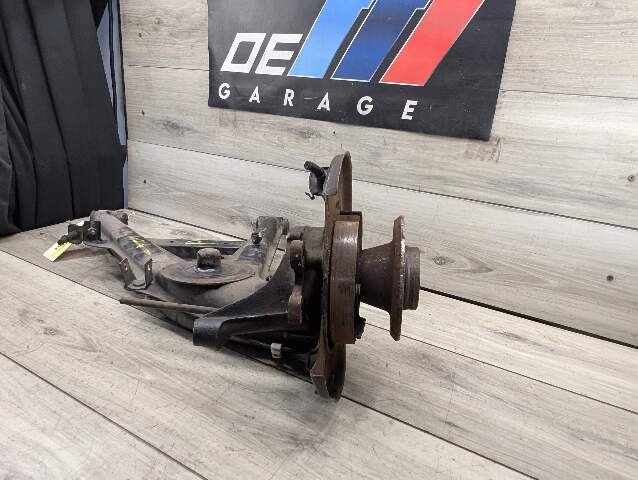 1996 - 2003 BMW Z3 E36 Rear Right Passenger Spindle Knuckle w/ Bearing 1094762 M54B25O0