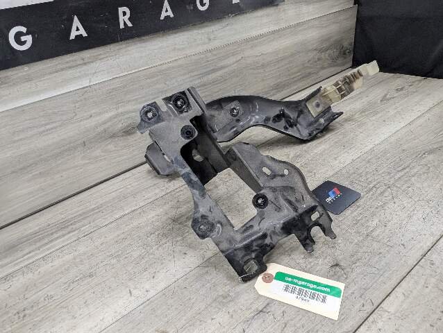 16-19 OEM BMW G12 740 750 M760 Front Right Passenger Headlight Support Bracket