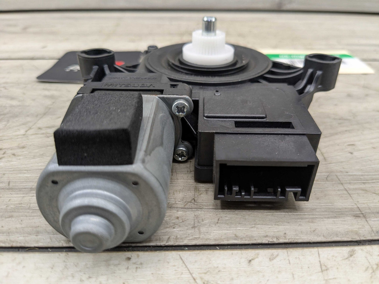2021 BMW 330i G20 Front Right Passenger Door Window Glass Regulator Motor 8498860 OEM BMW G20 G80 330 M340 M3 FRONT Right Passenger Door Window Regulator Motor