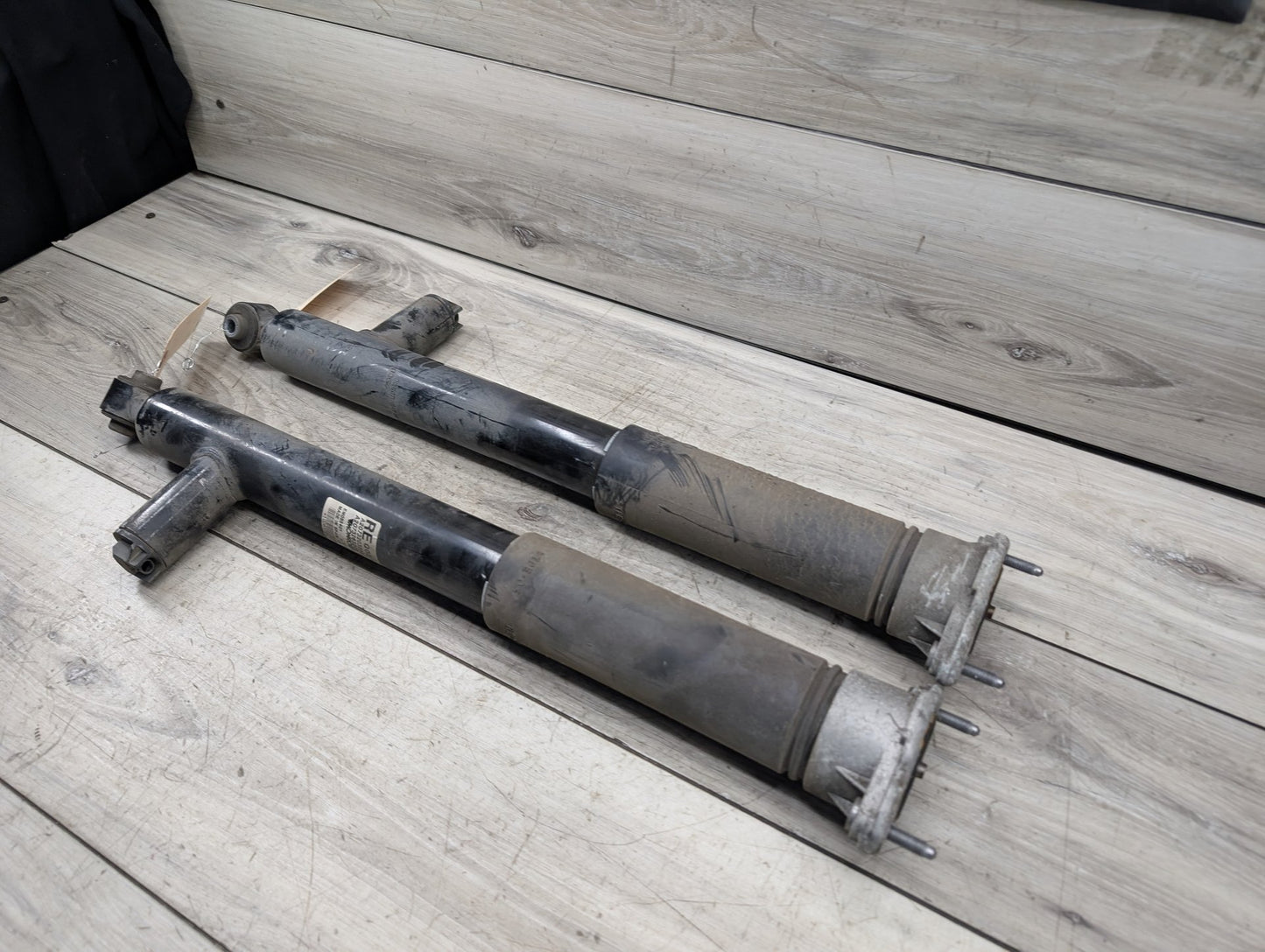 2009-2017 Mercedes-Benz E550 E-Class A207 Rear Left Right Spring Strut Shock Absorbers SET A2073203130