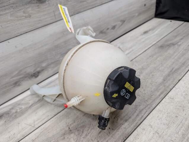 19-25 OEM BMW G05 G06 G07 X5 X6 X7 Radiator Coolant Reservoir Expansion Tank