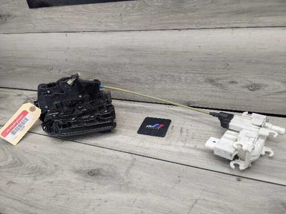 2016 BMW 750i G12 Rear Left Driver Door Latch Lock Actuator w/ Soft Close 2581897 16-22 OEM BMW G11 G12 REAR LEFT DRIVER Side Door Lock Latch Actuator SOFT CLOSE