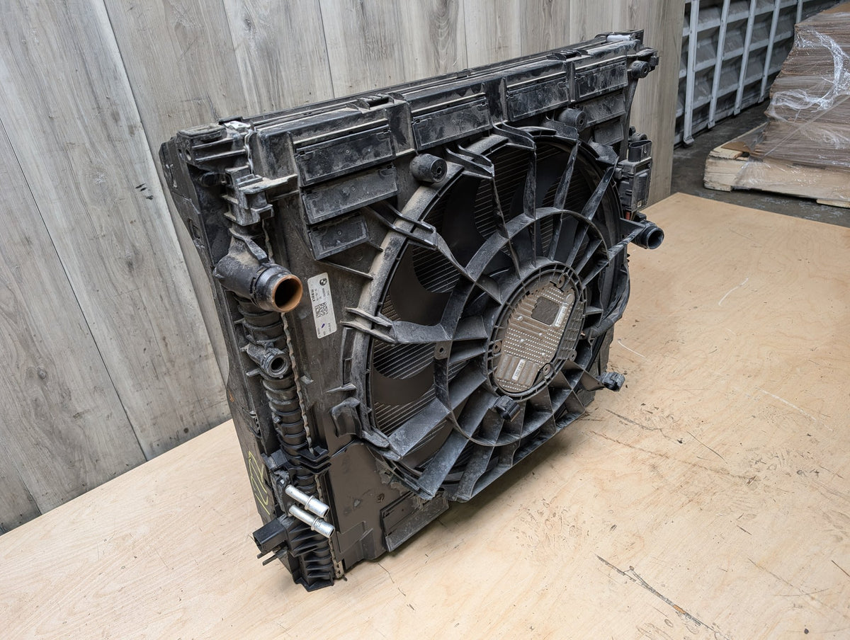 2019-2026 BMW X5 G05 Radiator Cooling Condenser Fan Shroud Assembly SET 8655762