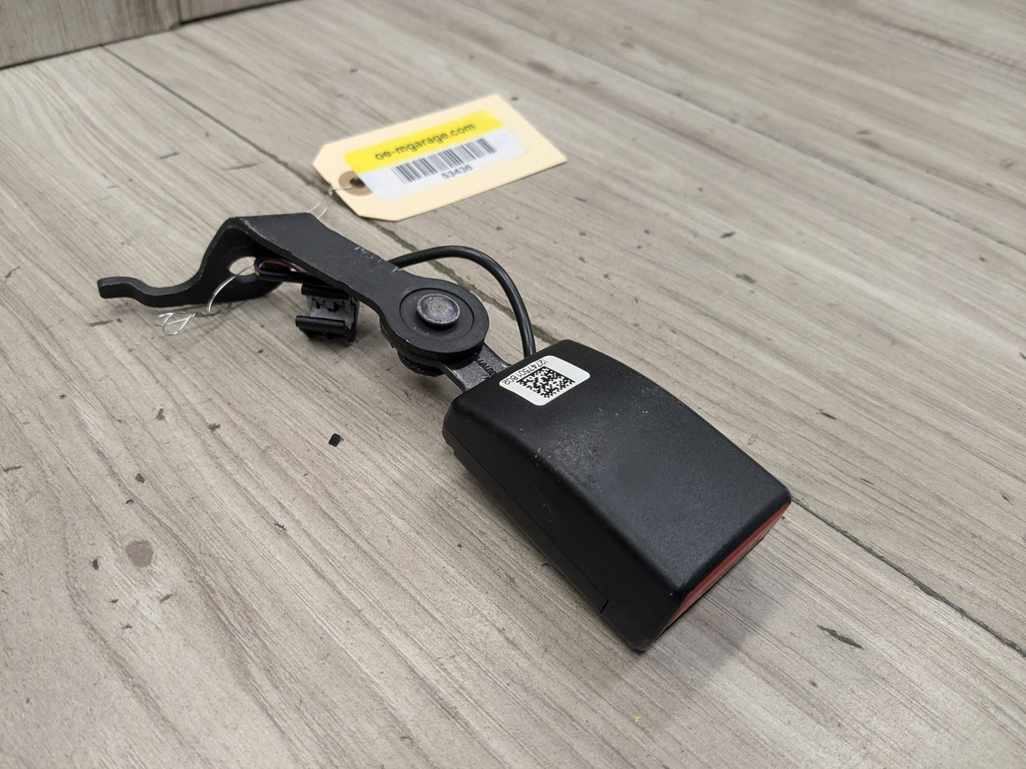 OEM BMW F90 M5 G30 530 540 M550 Rear Right Passenger Seatbelt Seat Belt Buckle