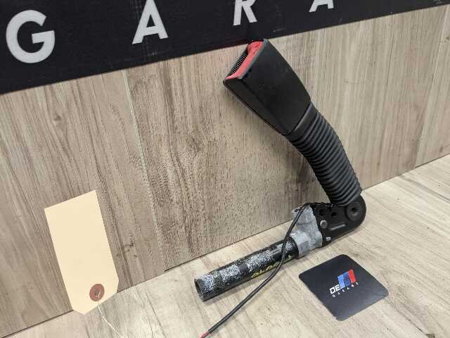 2012 BMW Alpina B7 F02 Front Right Passenger Seatbelt Seat Belt Buckle 9115306