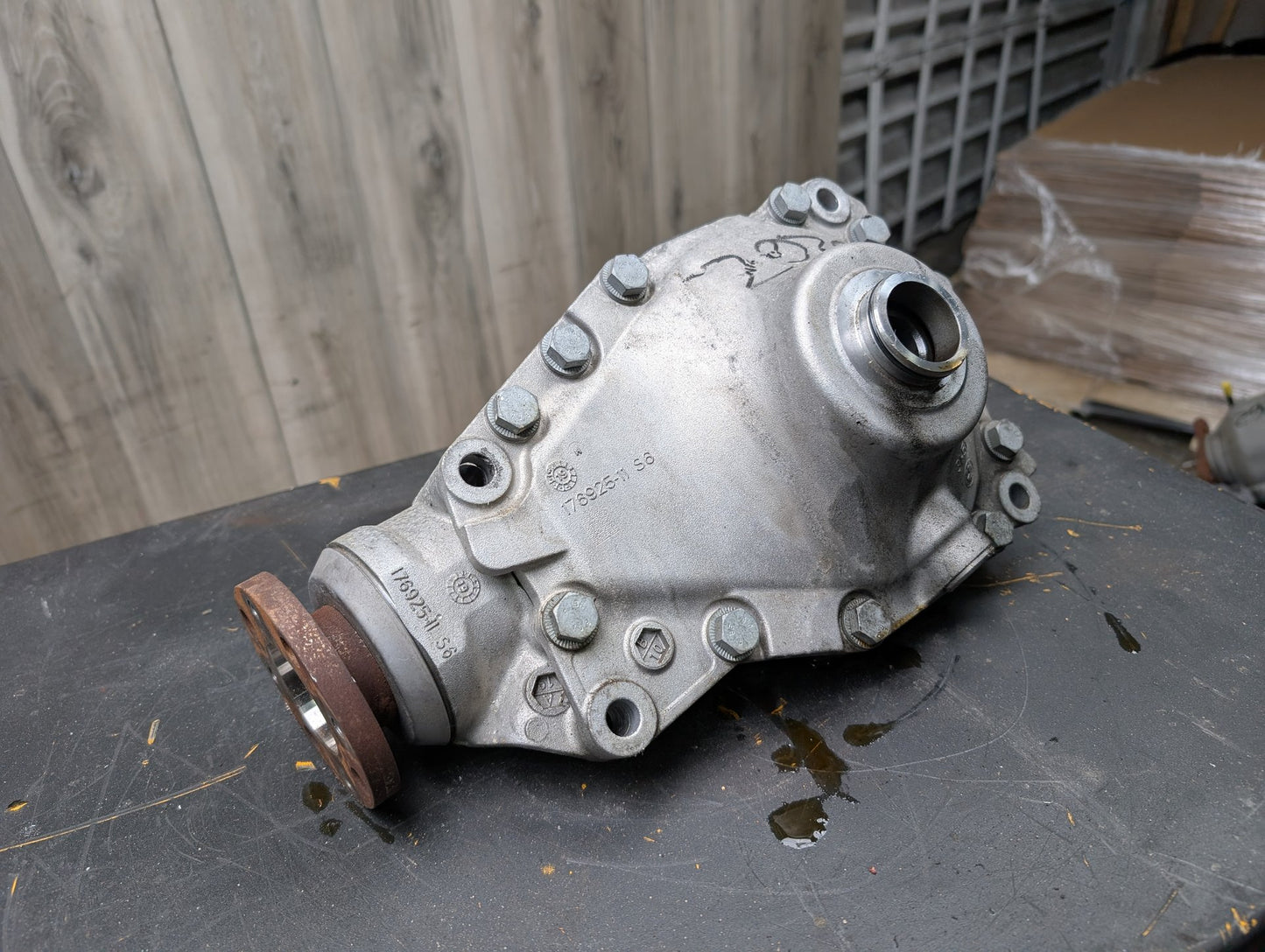 2020 BMW 740i G12 Front Axle Carrier Differential 7647386 OEM BMW G11 G12 G20 G30 xDrive AWD Front Differential Axle Gearbox Carrier 2.81