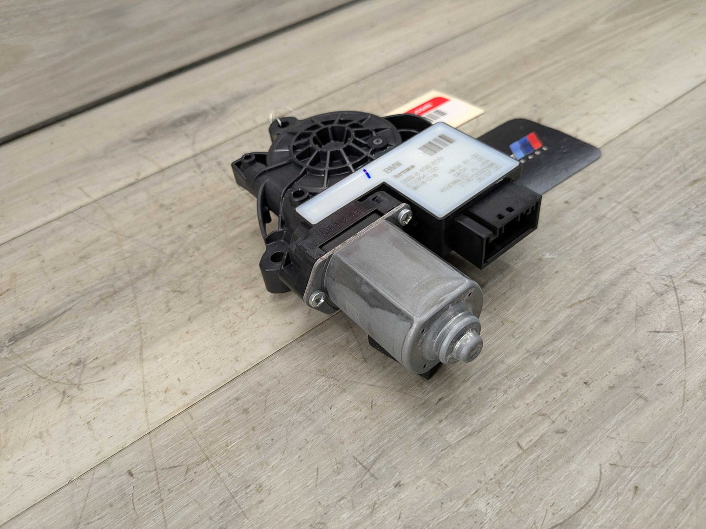 2021 BMW M340i G20 Front Left Driver Door Window Glass Regulator Motor 8498859 OEM BMW G20 G80 330 M340 M3 FRONT Left Driver Side Door Window Regulator Motor