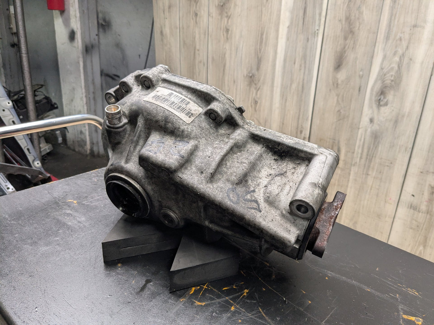 2010 BMW X5 E70 Front Axle Carrier Differential 7552533 07-14 OEM BMW E70 E71 X5 X6 X5M AWD Front Differential Axle Carrier Ratio 3.64