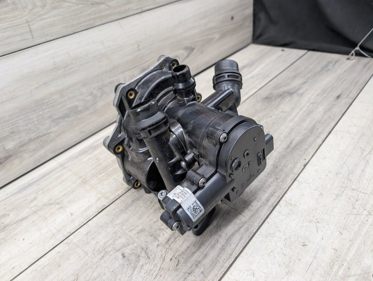 12-19 OEM AUDI A3 A4 A5 A6 S3 EA888 2.0L Engine Water Coolant Thermostat Pump