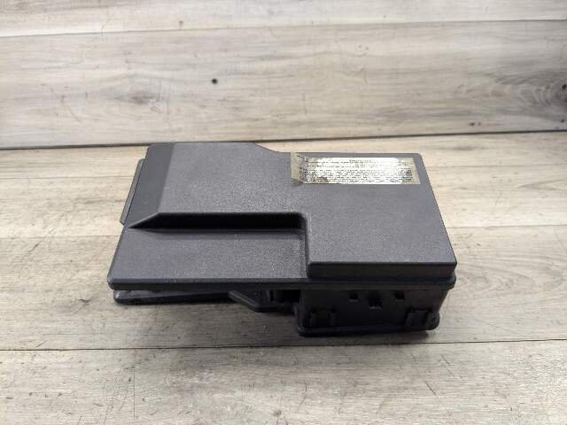 1996 - 2003 BMW Z3 E36 Front Power Distribution Fuse Box 1387590 M54B25O0