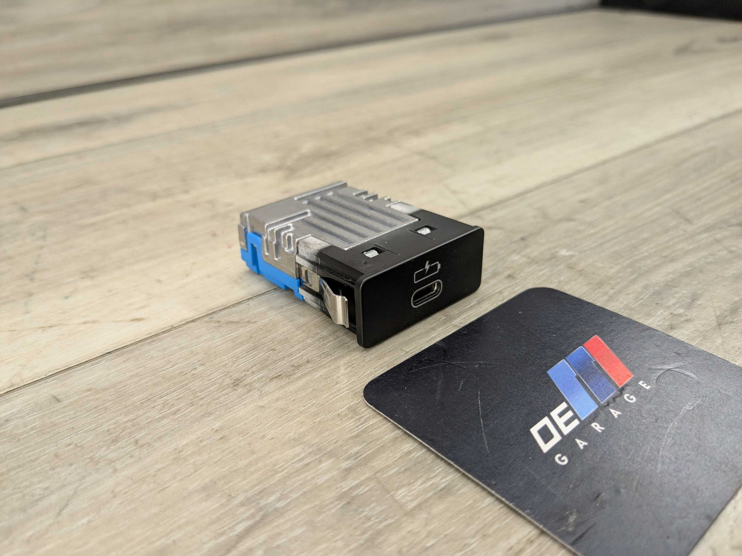 19-24 OEM BMW G20 G30 G05 G06 G07 G29 USB-C Socket Single Port
