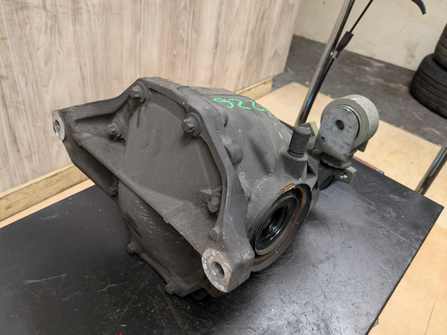 2014 Mercedes-Benz E550 Rear Axle Carrier Differential 100461k 0