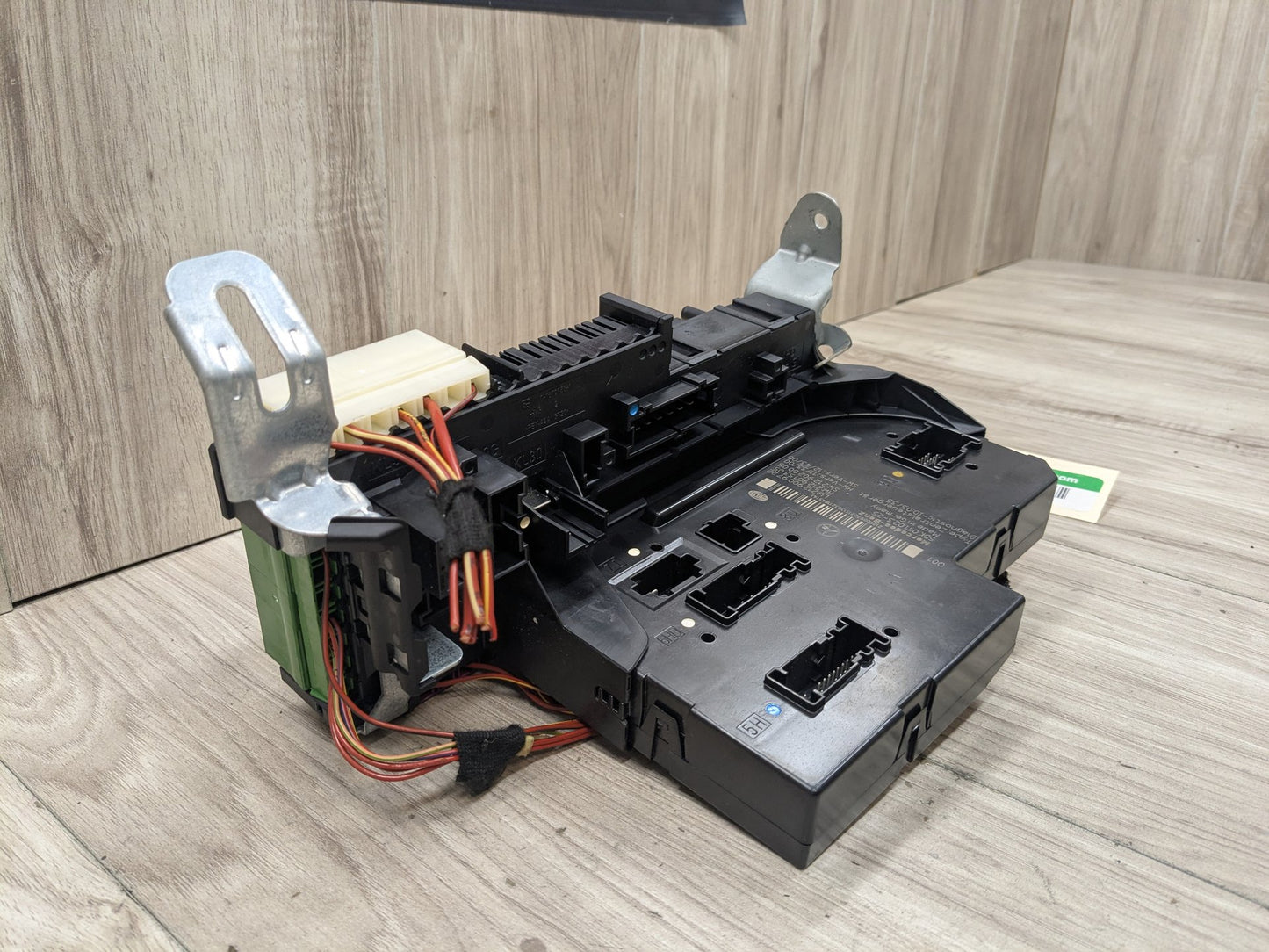 OEM Mercedes W207 W212 E350 E550 Rear SAM Trunk Signal Control w/ Fuse Box