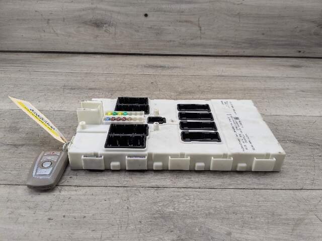 2011 - 2016 BMW 335i F30 Bdc Body Domain Fem Control Module w/ Key 9292653 N55B30M0