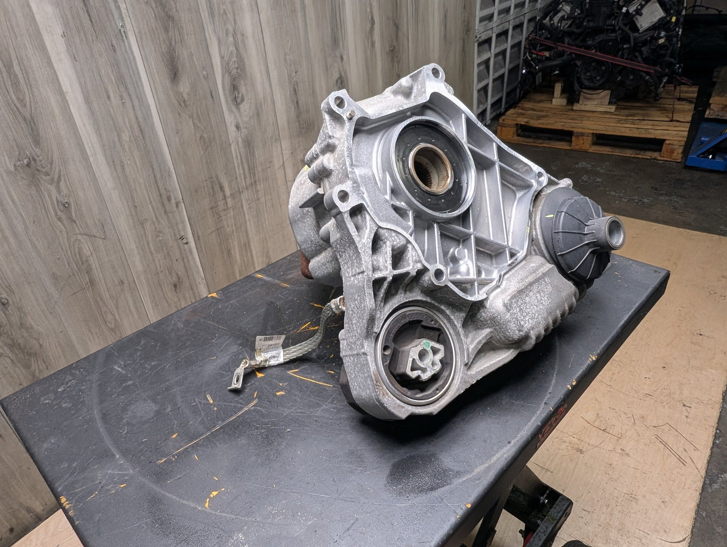 2018 BMW M550i N63B44O2 Transmission Transfer Case 87202k 8485036