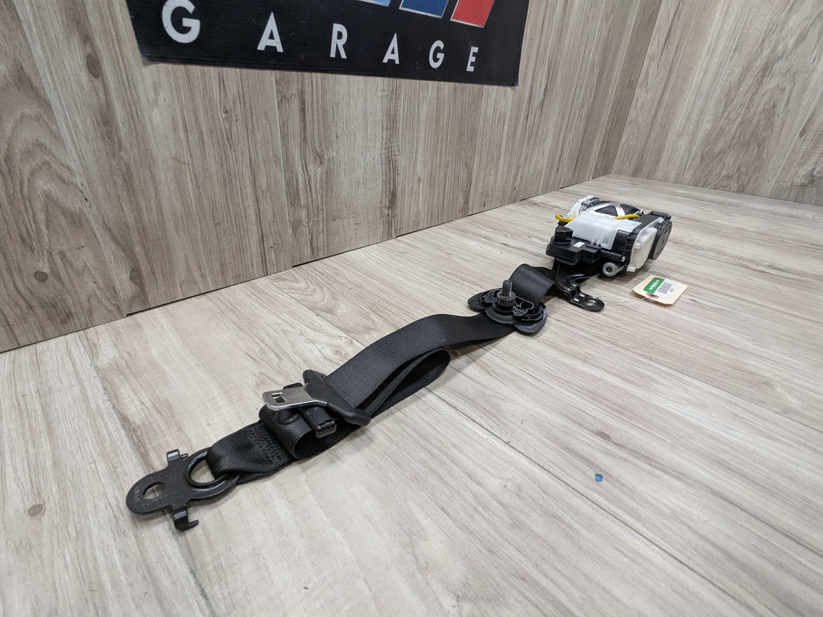 2018 BMW M550i G30 Front Right Passenger Seatbelt Seat Belt Retractor 7430122 OEM BMW F90 G30 530 540 M550 M5 Front Right Passenger Seat Belt Retractor Black OEM