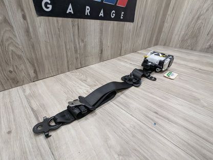 2018 BMW M550i G30 Front Right Passenger Seatbelt Seat Belt Retractor 7430122 OEM BMW F90 G30 530 540 M550 M5 Front Right Passenger Seat Belt Retractor Black OEM